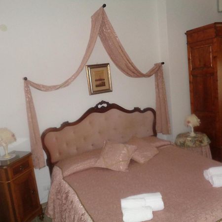 Hotel Rosati Чиуси Екстериор снимка