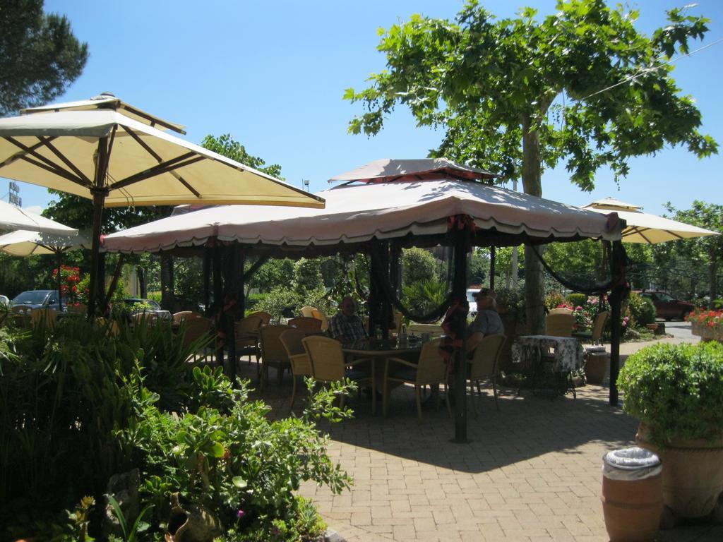Hotel Rosati Чиуси Екстериор снимка