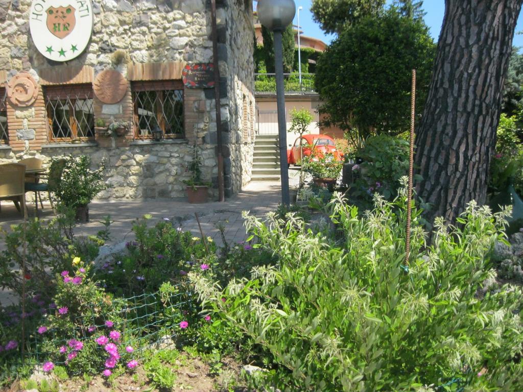 Hotel Rosati Чиуси Екстериор снимка
