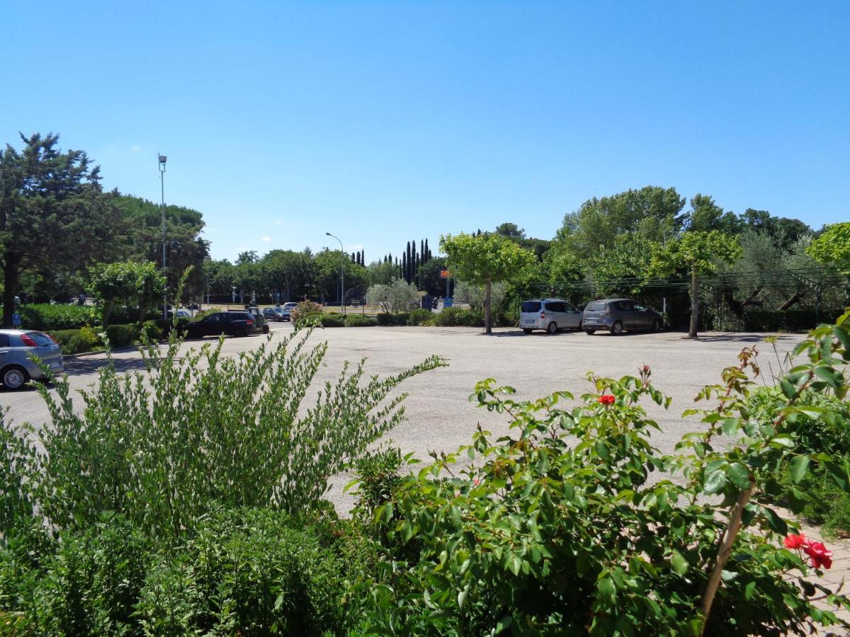 Hotel Rosati Чиуси Екстериор снимка